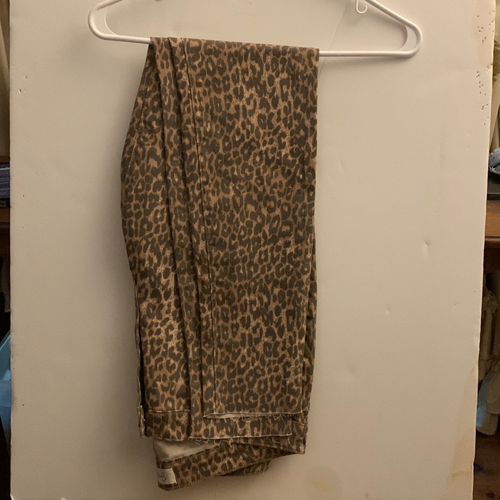 Jessica Simpson Kiss Me Super Skinny jeans size 30 Brown  leopard print